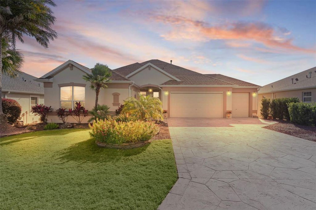 Photo of 578 Inner Circle, The Villages, FL 32162 (MLS # G5105336)