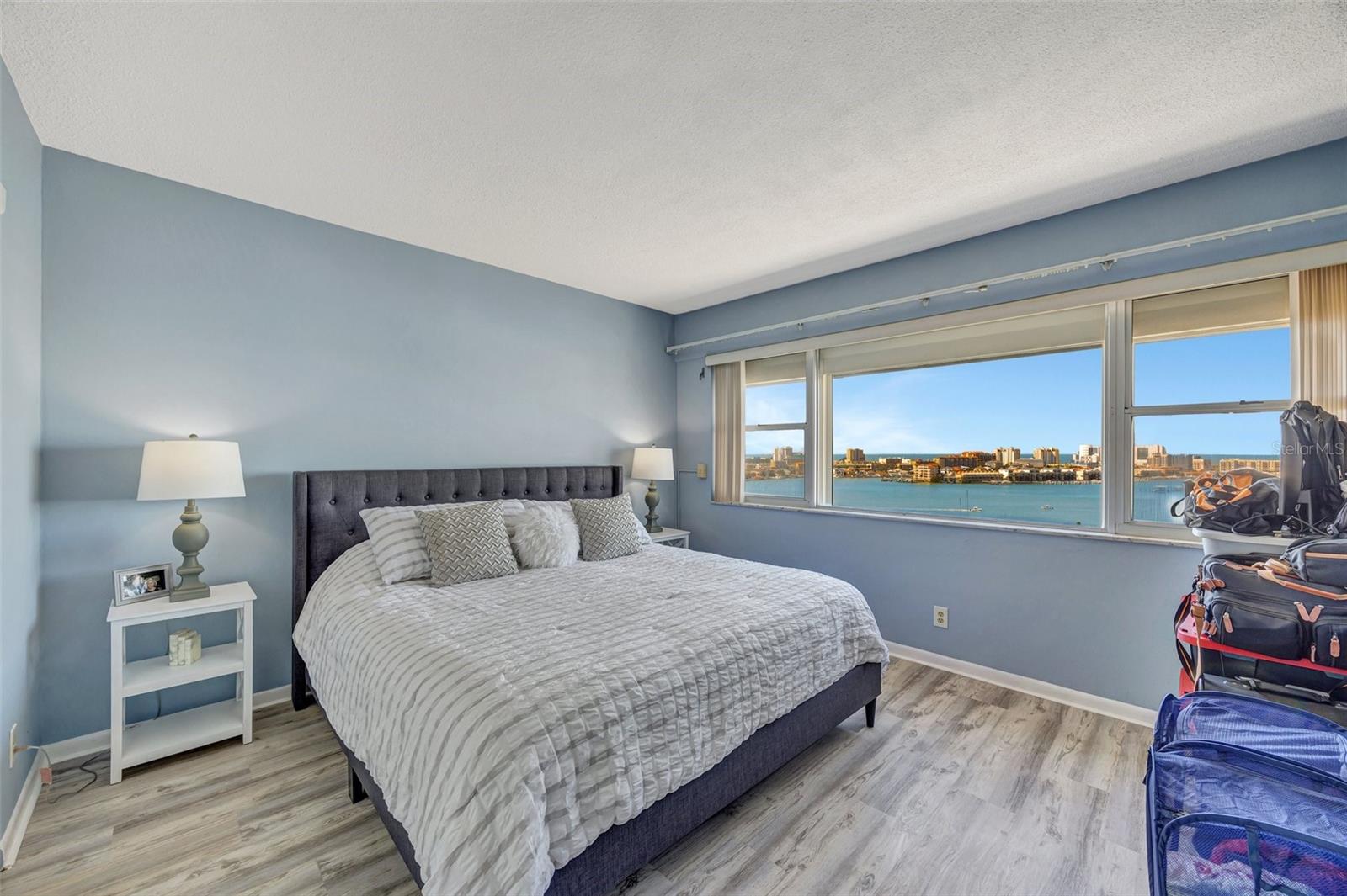 HORIZON HOUSE CO-OP - Residential