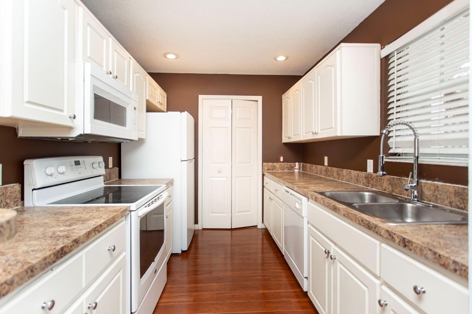 LAKE KIMBERLY VILLAGE CONDO - Residential