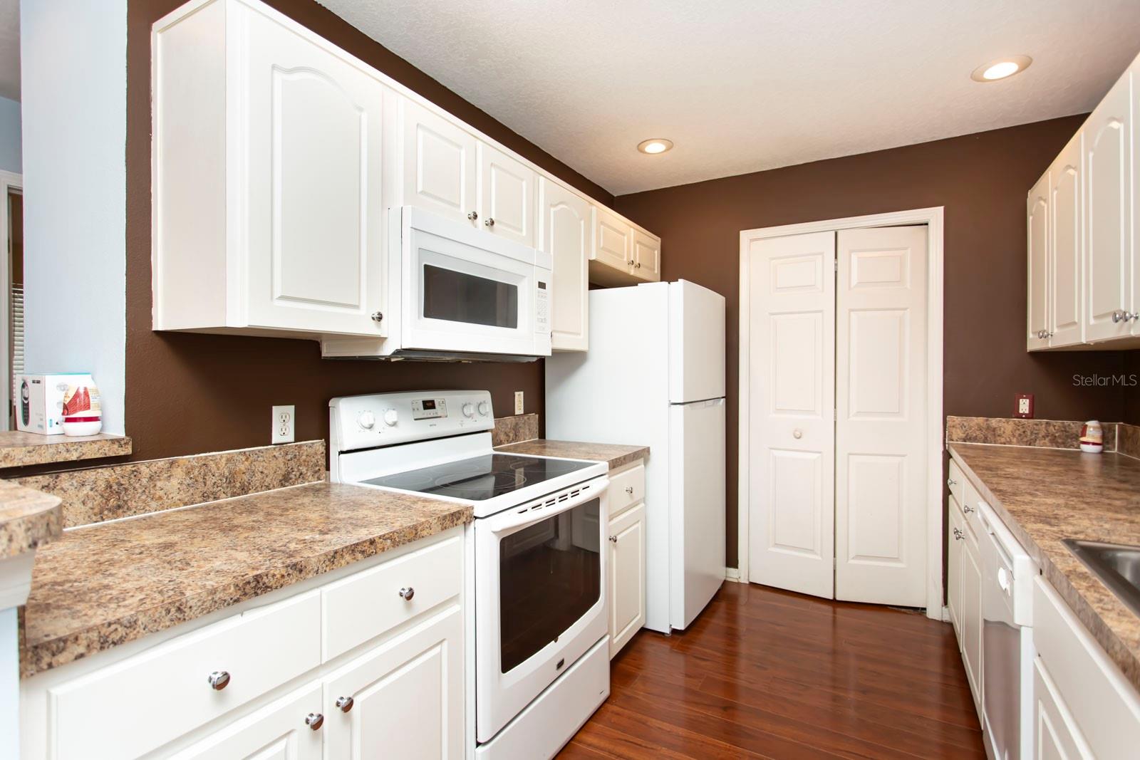 LAKE KIMBERLY VILLAGE CONDO - Residential