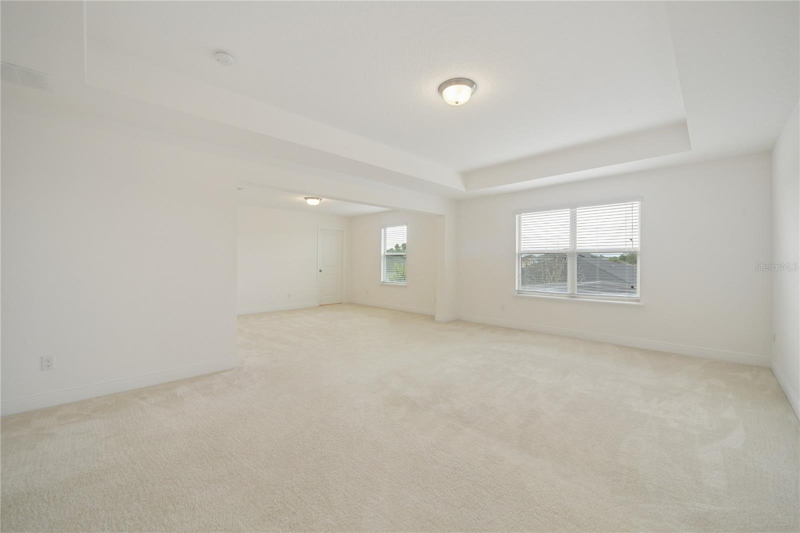 LAKE PRESERVE - Residential