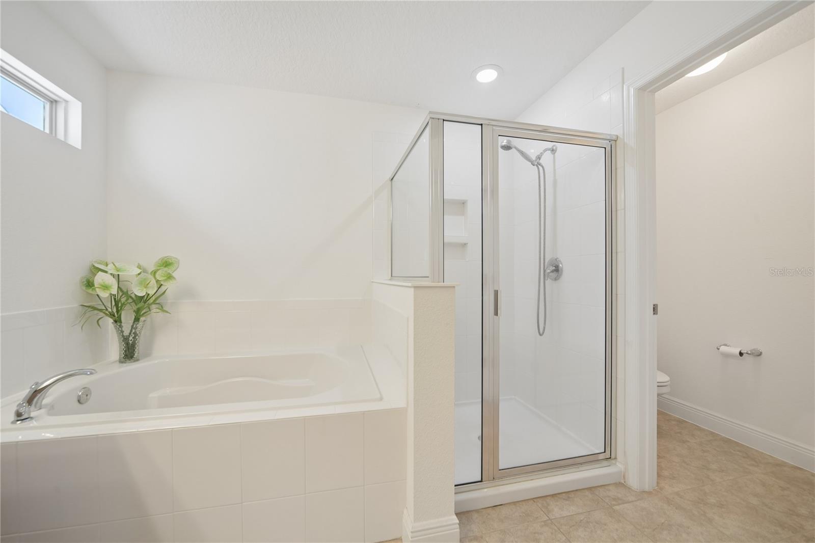 LAKE PRESERVE - Residential