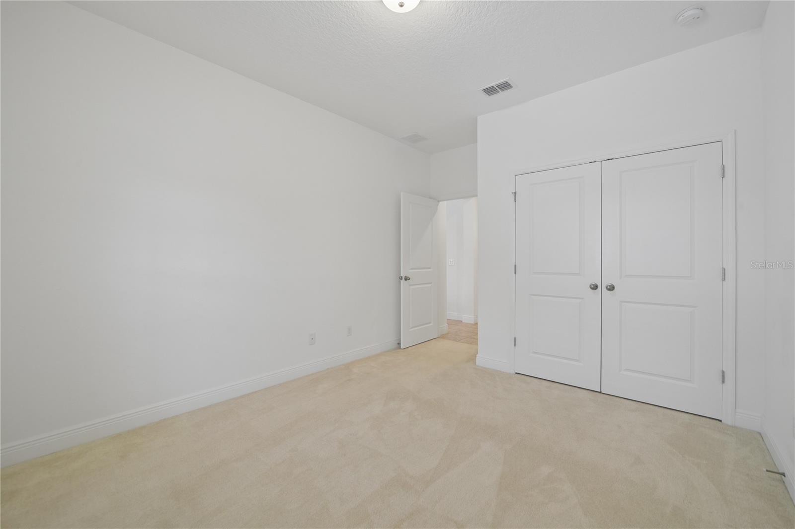 LAKE PRESERVE - Residential