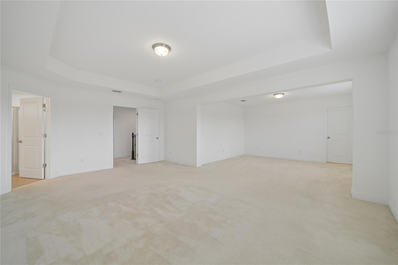 LAKE PRESERVE - Residential