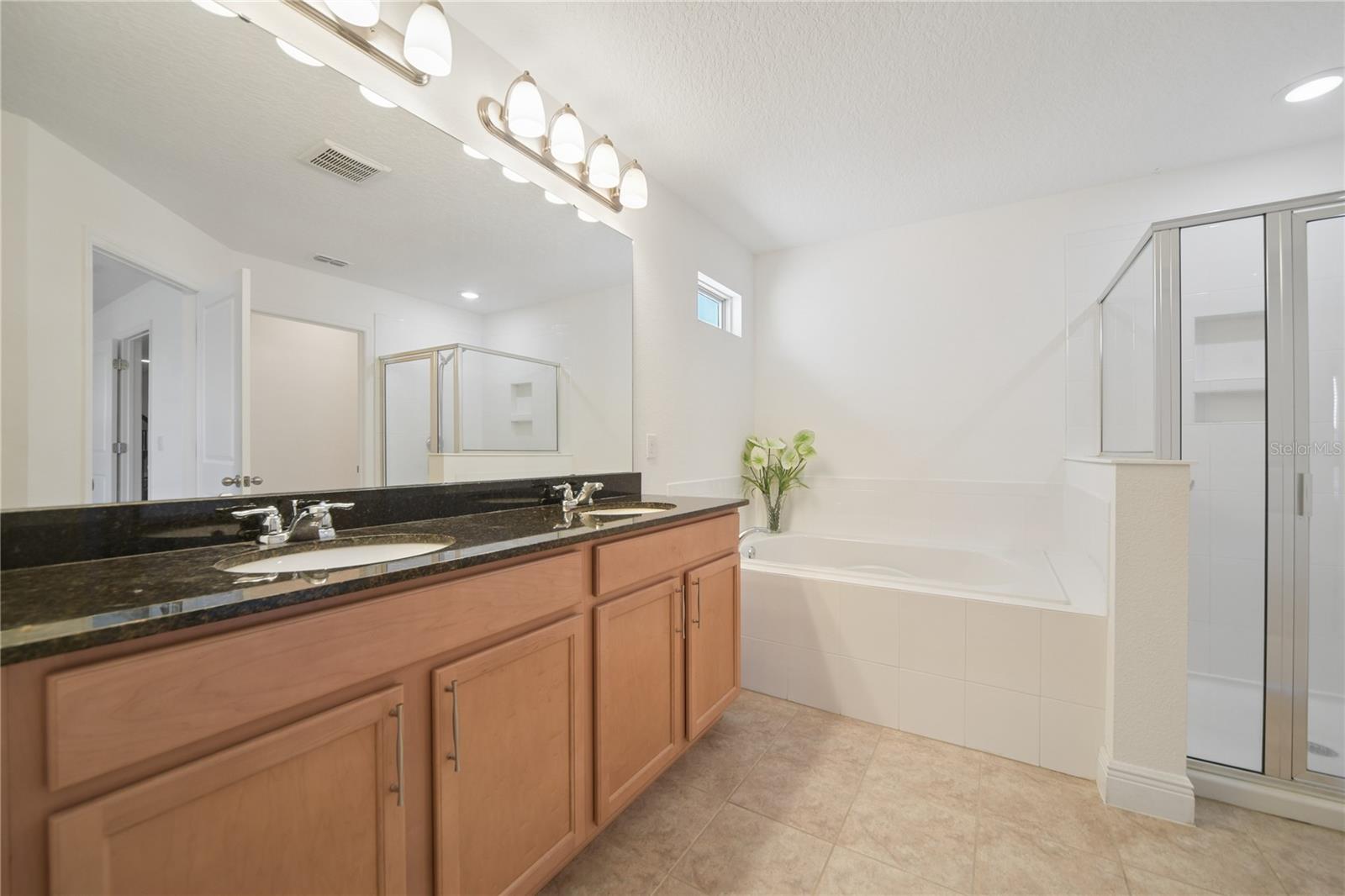 LAKE PRESERVE - Residential