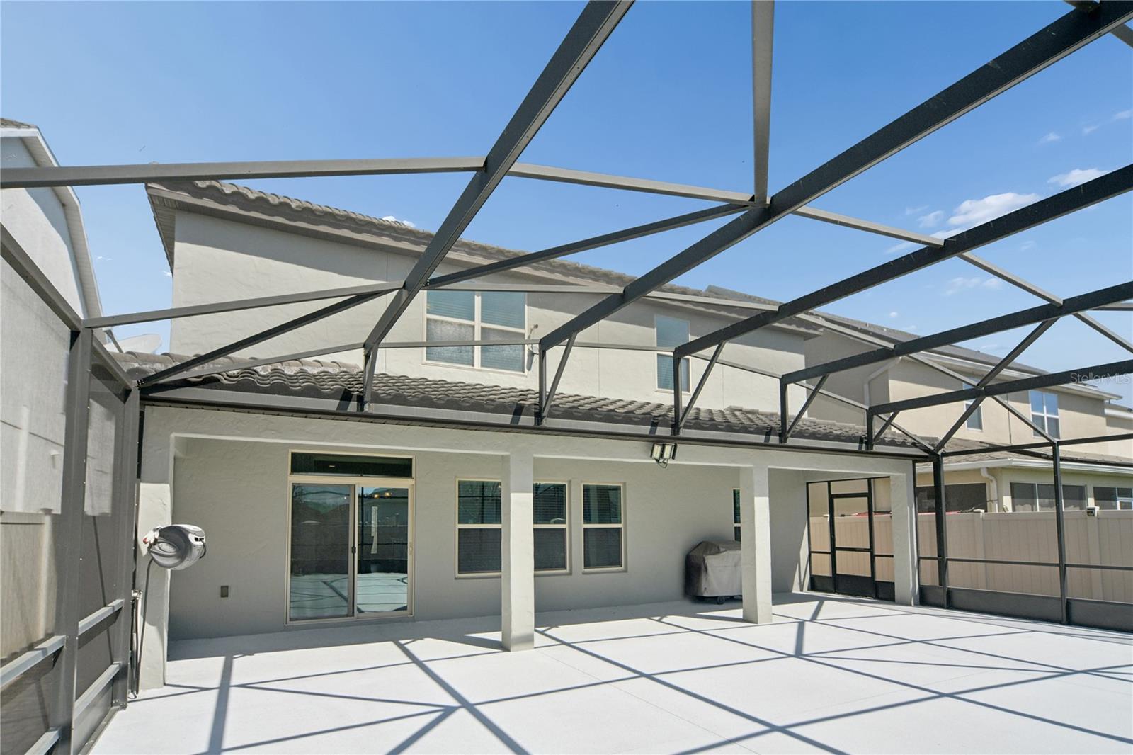 LAKE PRESERVE - Residential