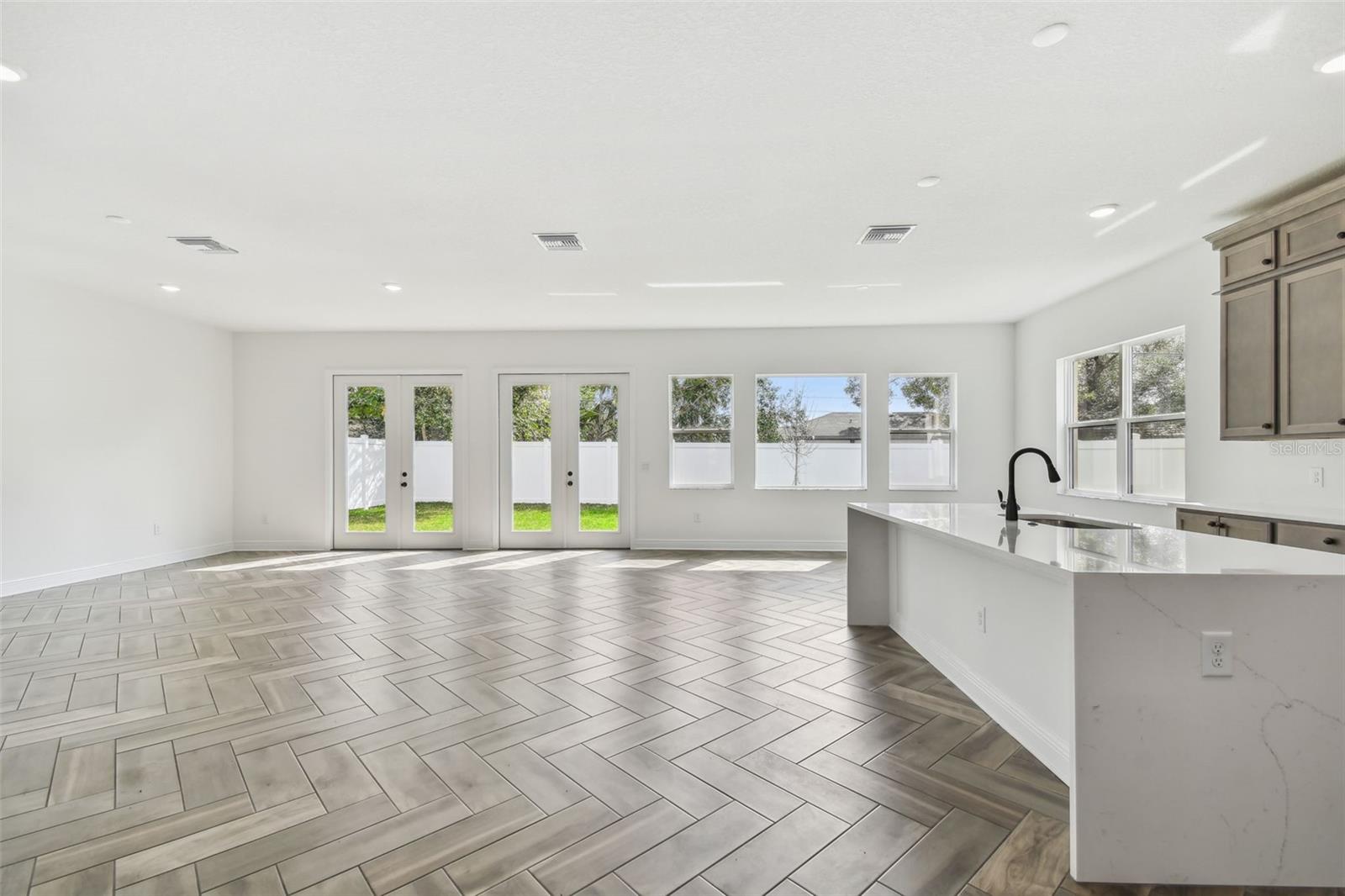 3113 W NASSAU STREET