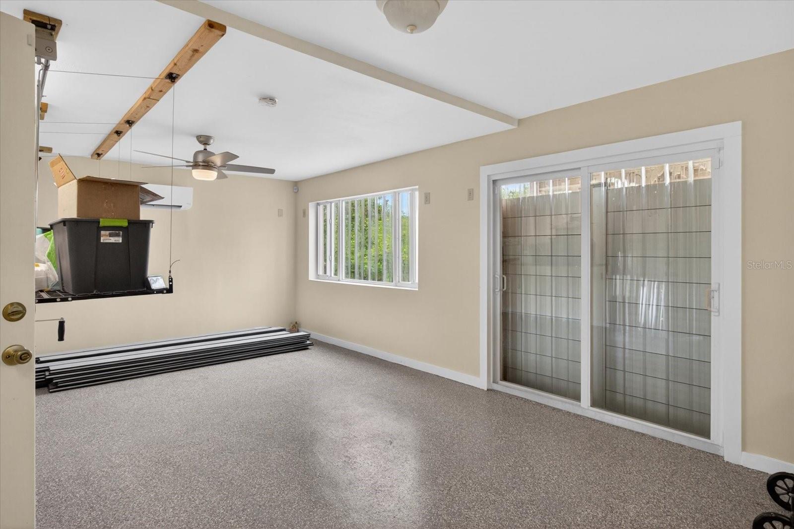 SOUTH VENICE - Residential