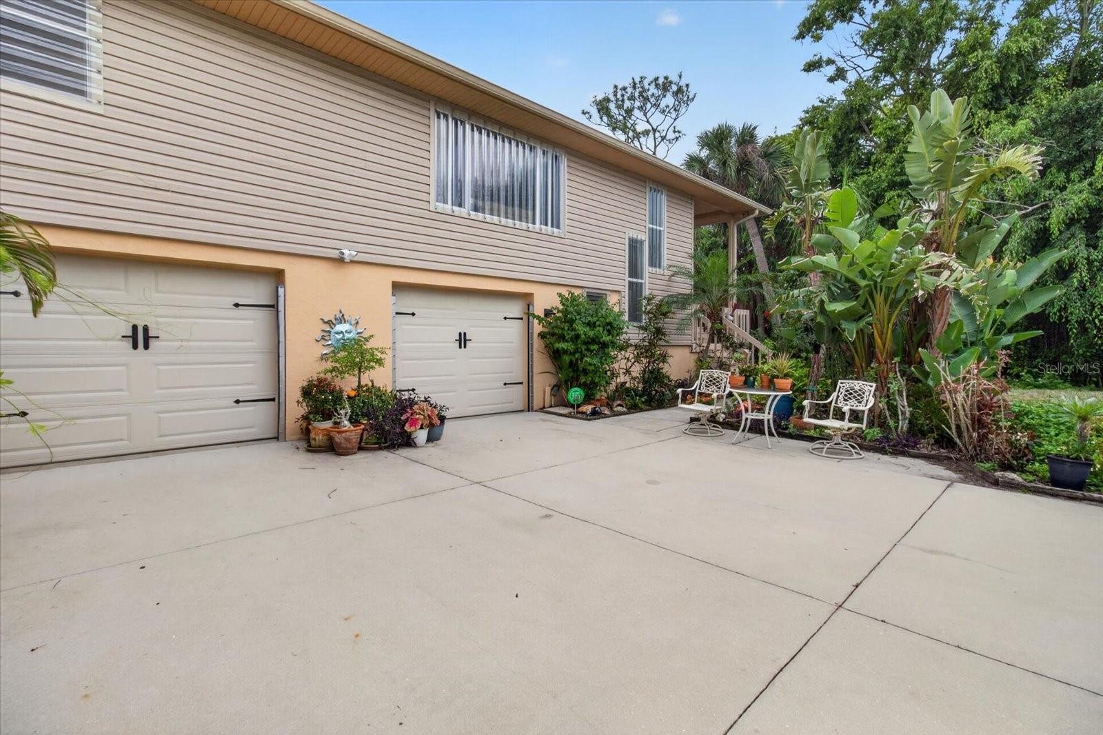 SOUTH VENICE - Residential