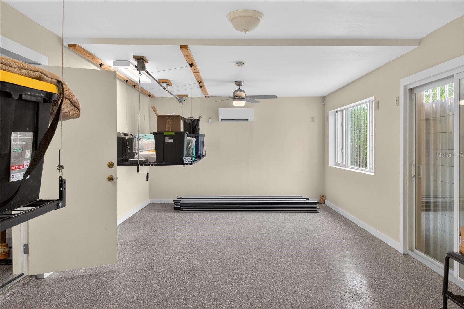 SOUTH VENICE - Residential