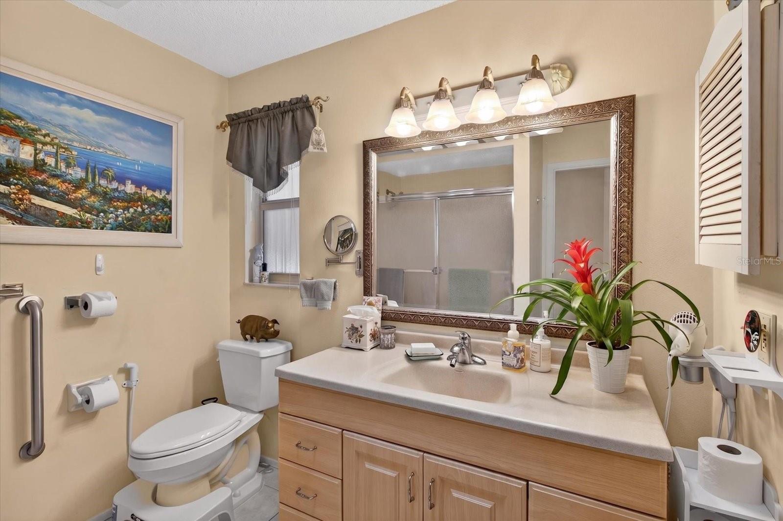 SOUTH VENICE - Residential