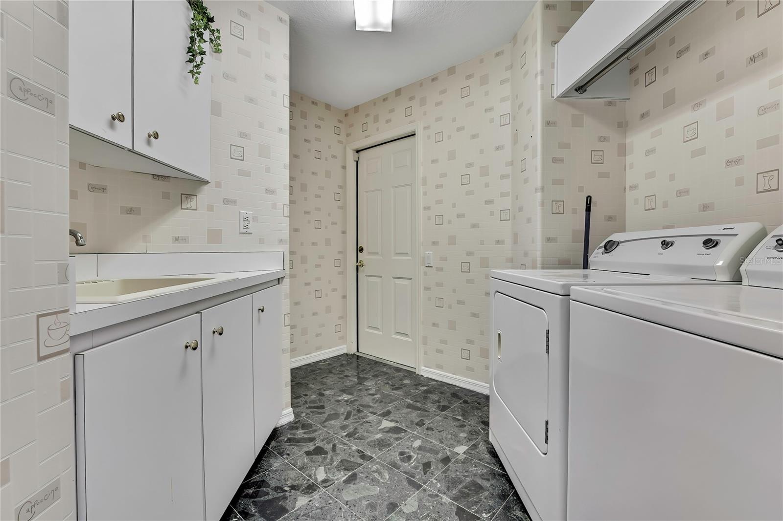 LAKE IN THE WOODS PH I - Residential