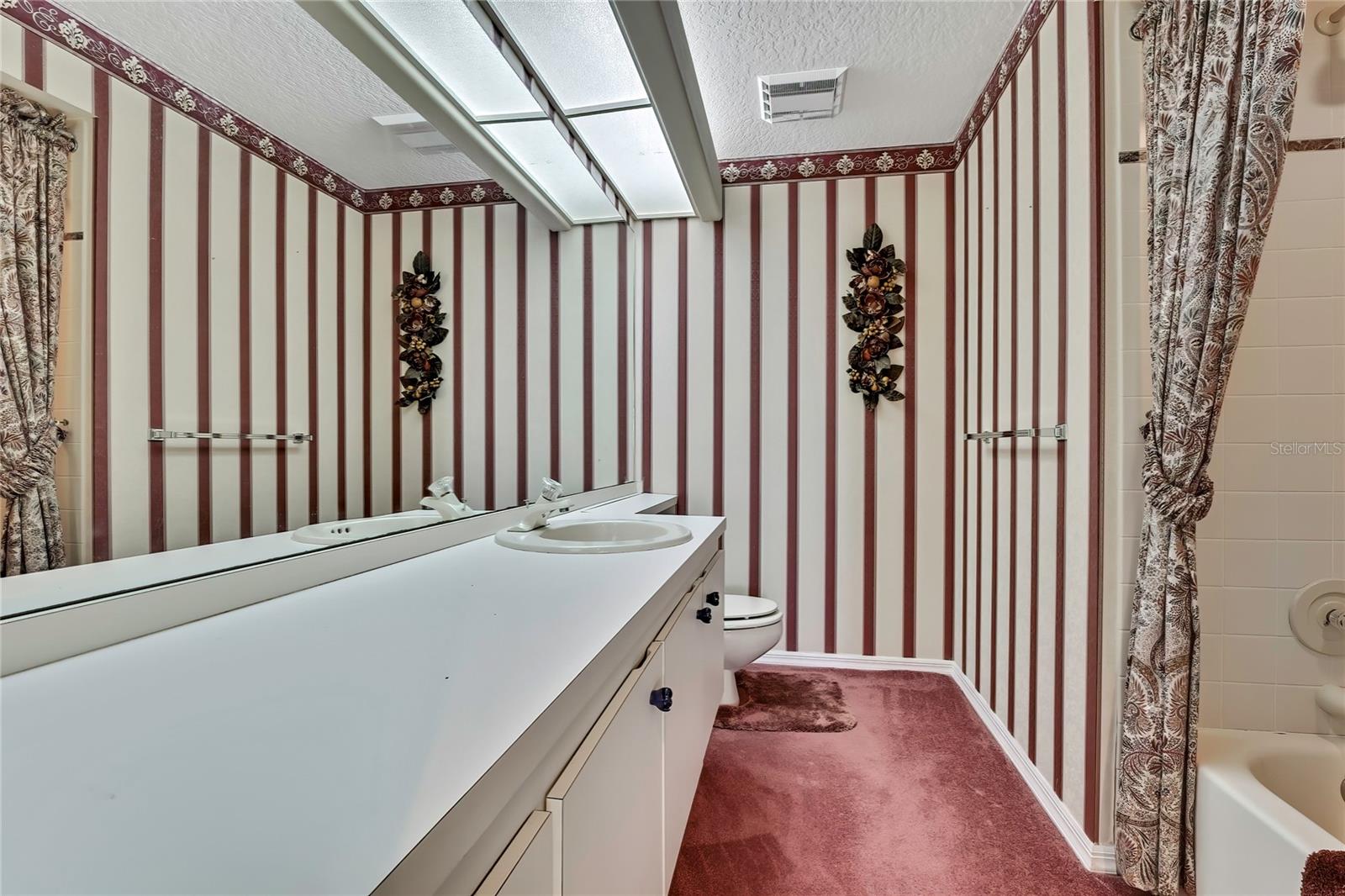 LAKE IN THE WOODS PH I - Residential