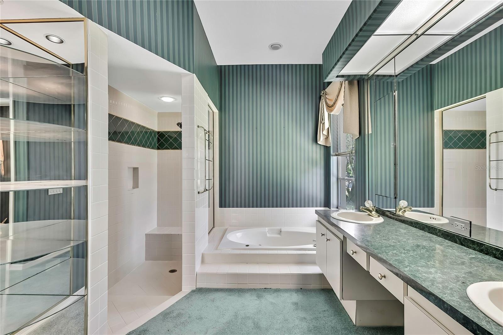 LAKE IN THE WOODS PH I - Residential