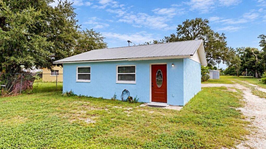 Photo of 330 12th Street W, Palmetto, FL 34221 (MLS # A4708758)