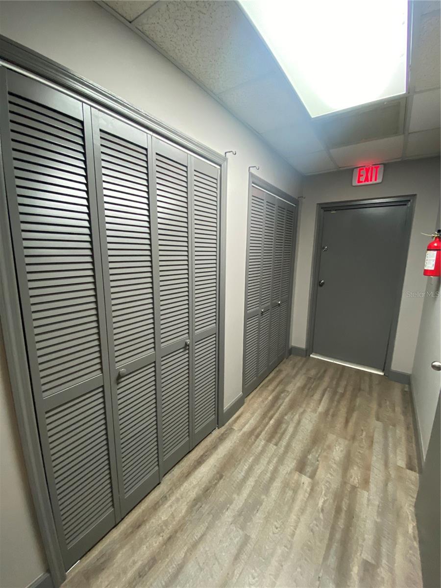 BROWNS SUB - Commercial Lease