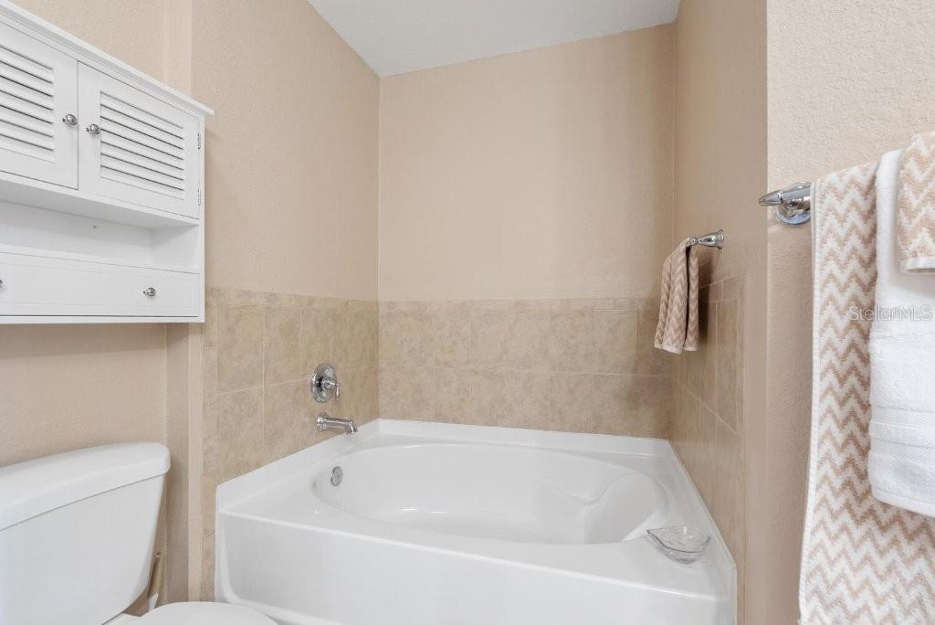 BROADWAY PROMENADE - Residential