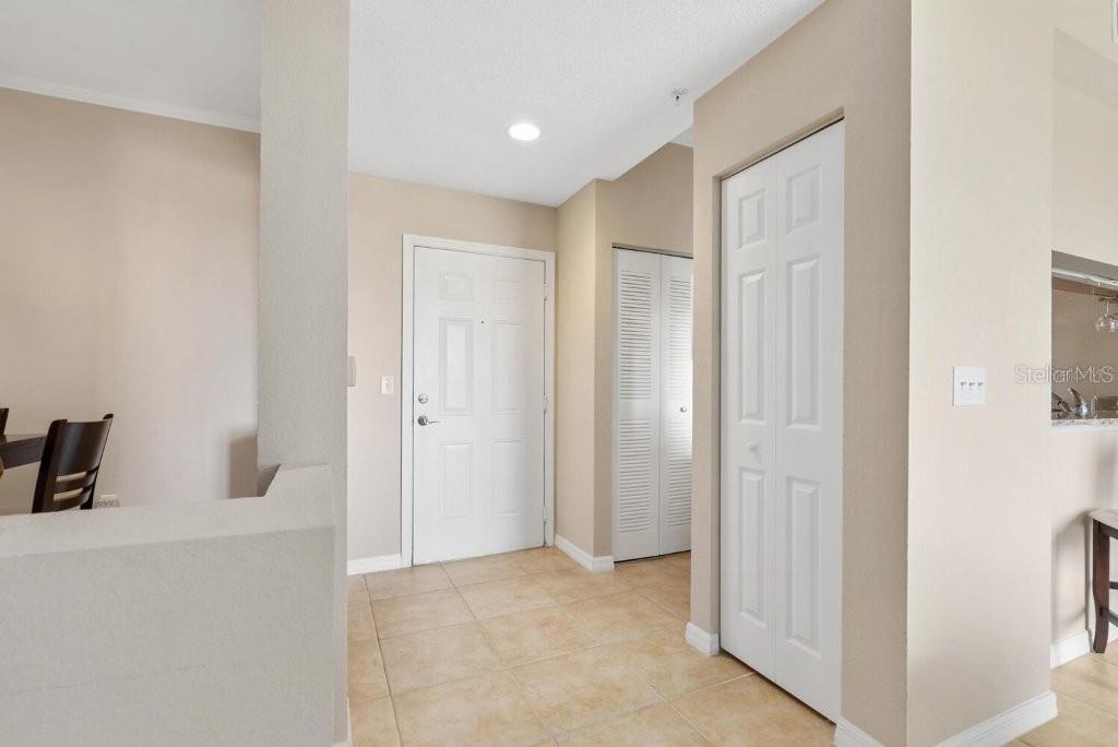 BROADWAY PROMENADE - Residential