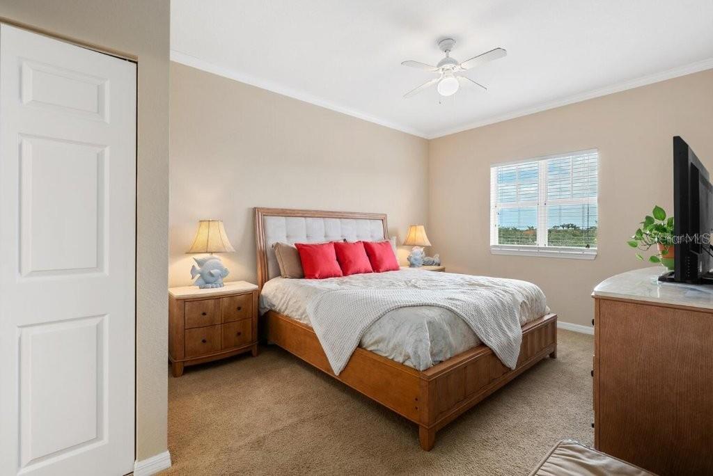 BROADWAY PROMENADE - Residential