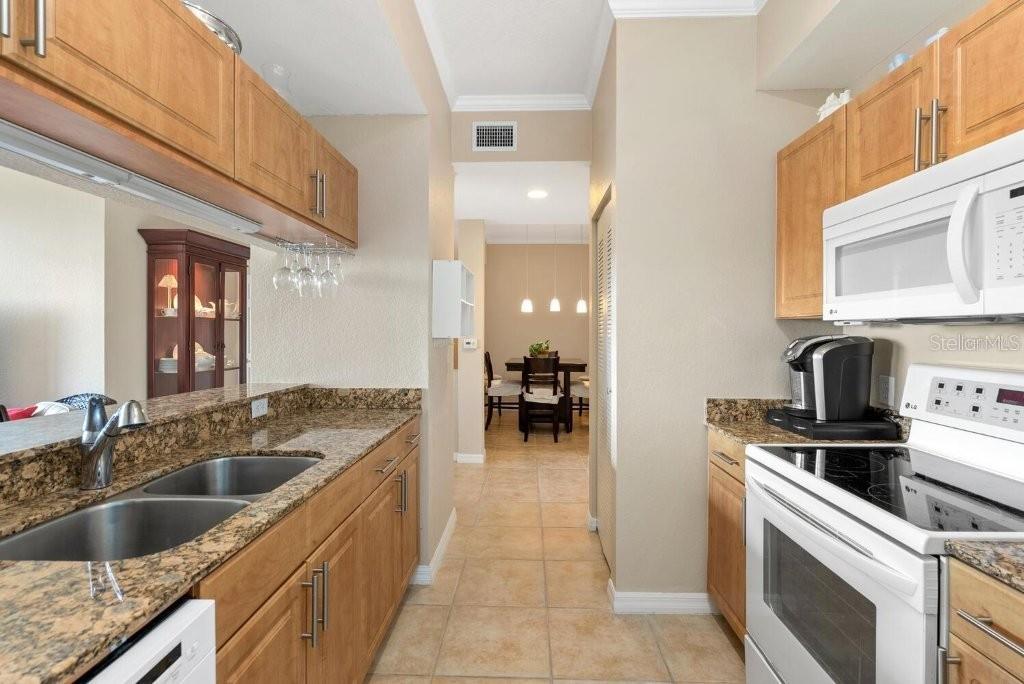 BROADWAY PROMENADE - Residential