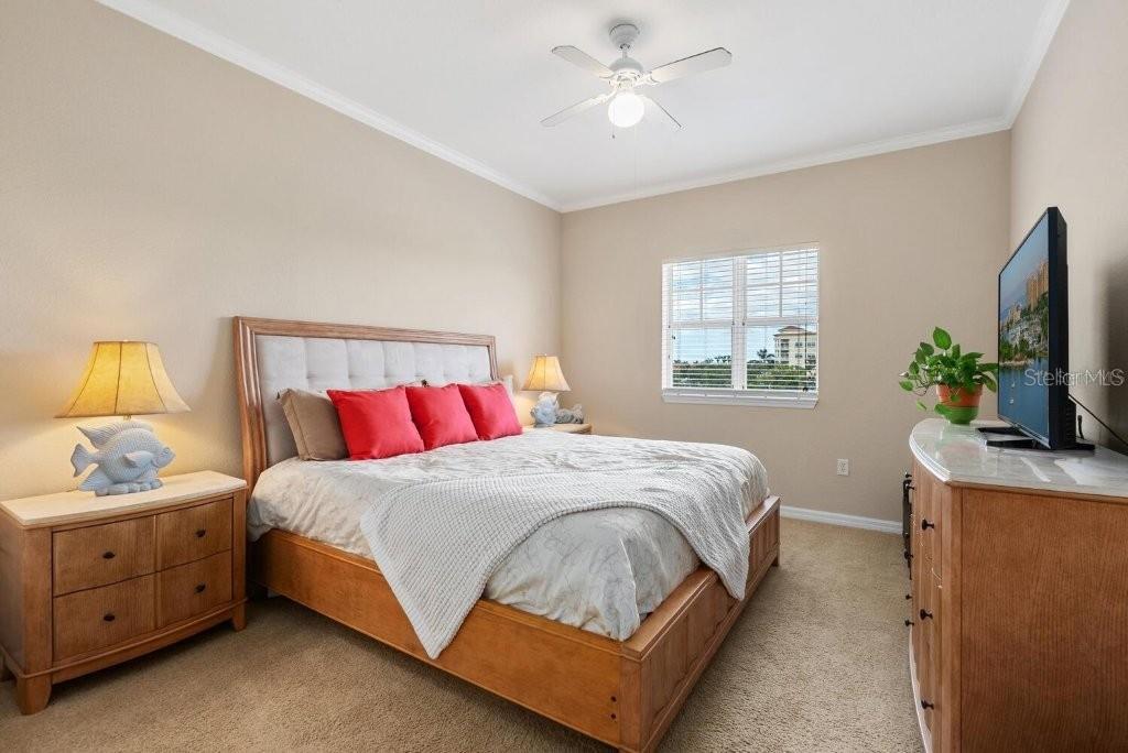 BROADWAY PROMENADE - Residential