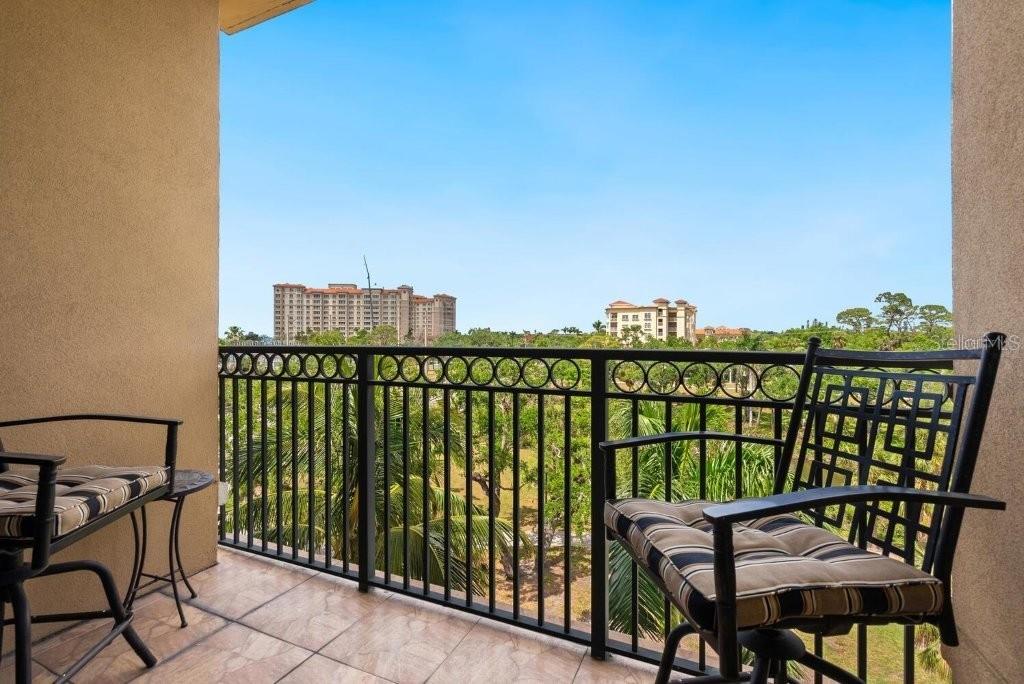 BROADWAY PROMENADE - Residential