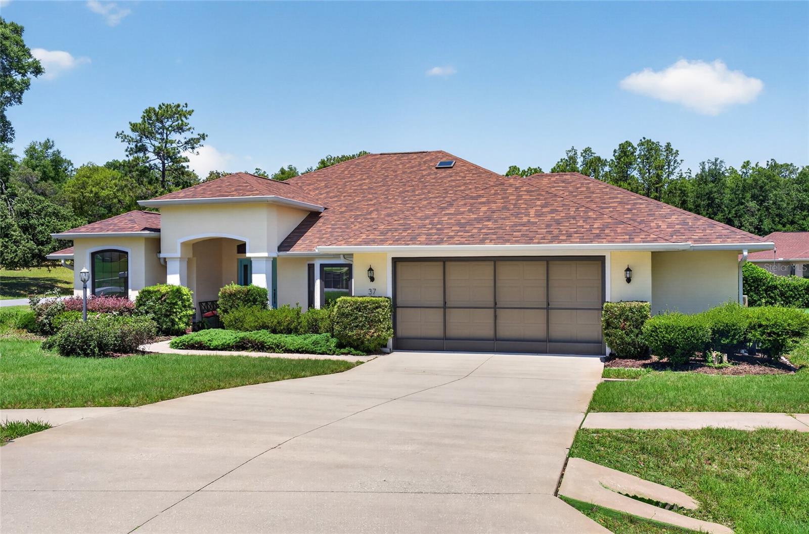 37 W OAK BRANCH COURT