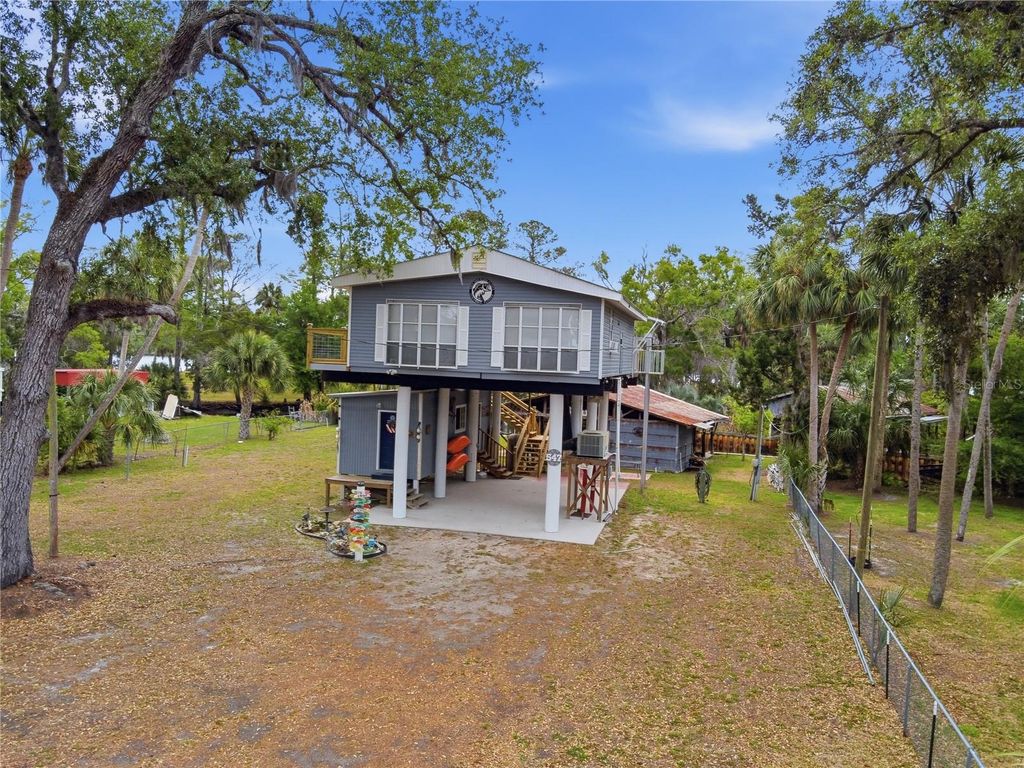 Photo of 547 NE 205th Avenue, Suwannee, FL 32692 (MLS # GC539290)