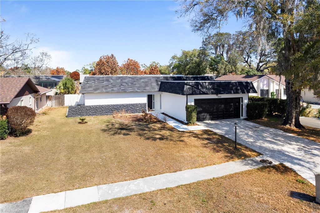 Photo of 5923 Stratton Lane, Orlando, FL 32808 (MLS # O6374605)