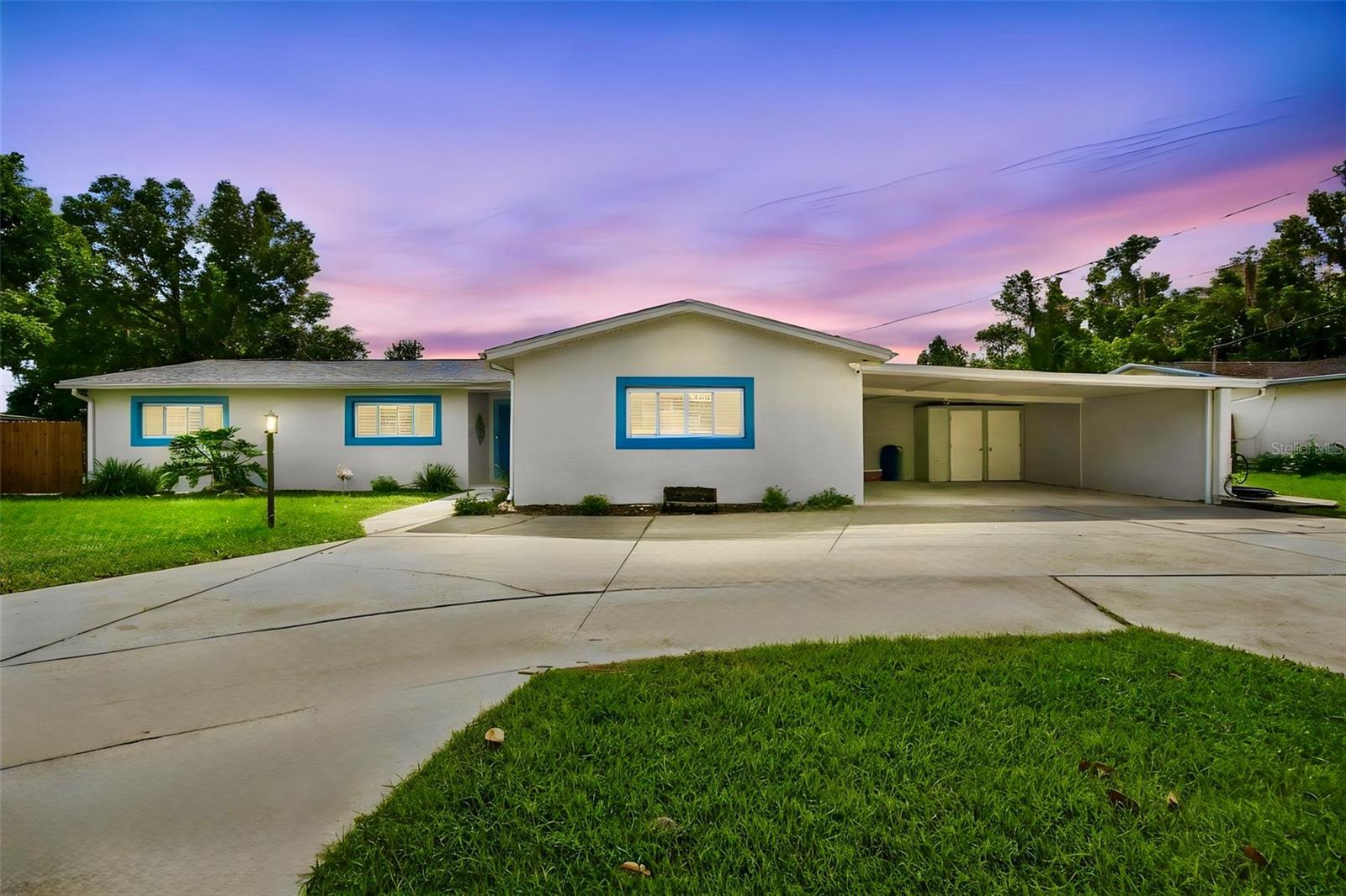 1303 SE KINGS BAY DRIVE