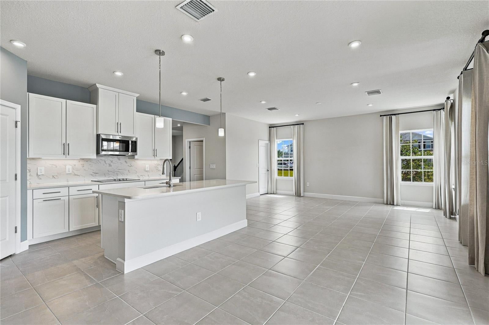 4640 ARDEN WAY, BRADENTON, FL, 34211 4 4640 ARDEN WAY