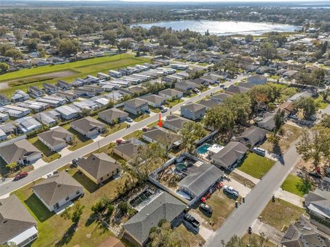 A home in WINTER HAVEN