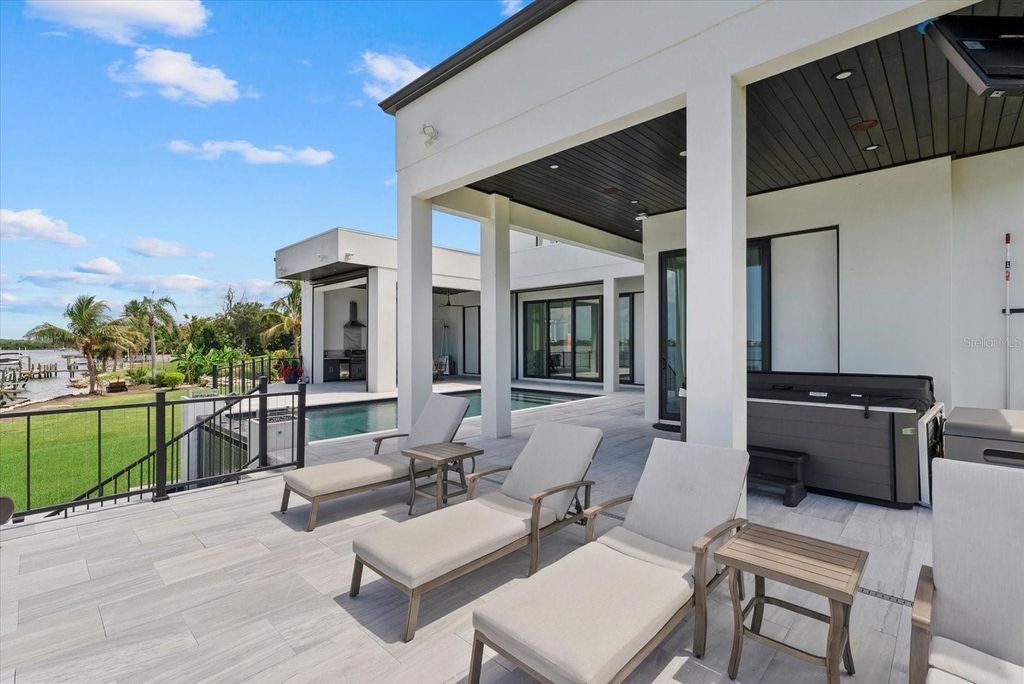 Photo of 614 Bayshore Drive, Osprey, FL 34229 (MLS # A4662210)