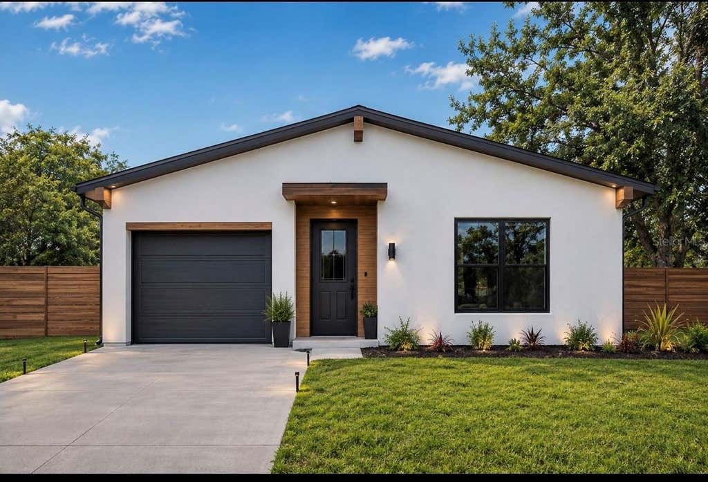 Photo of 1612 E Idell Street, Tampa, FL 33604 (MLS # TB8534076)