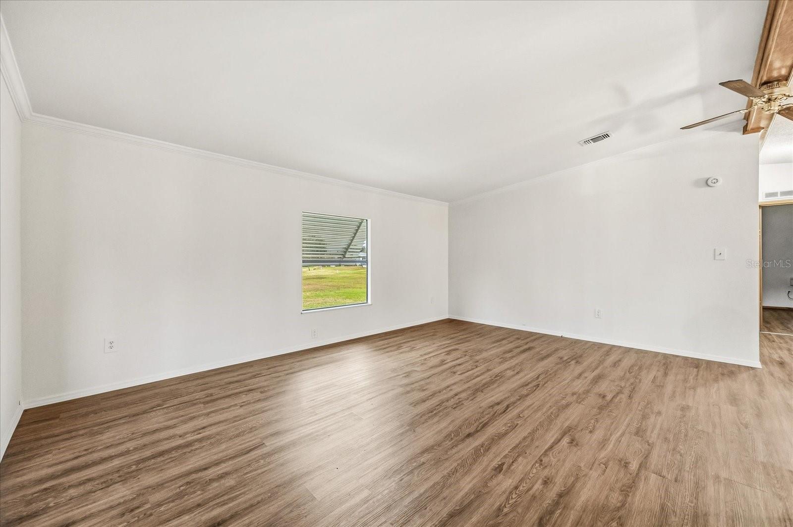 ZELLWOOD STATION - Residential