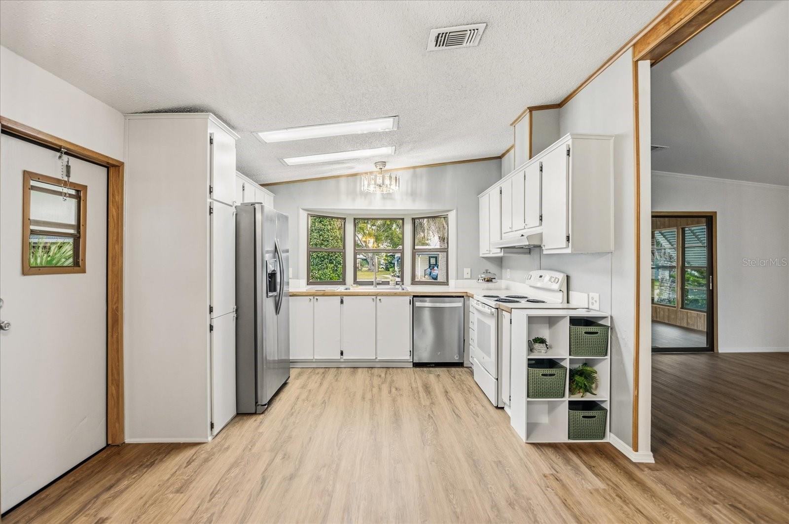 ZELLWOOD STATION - Residential