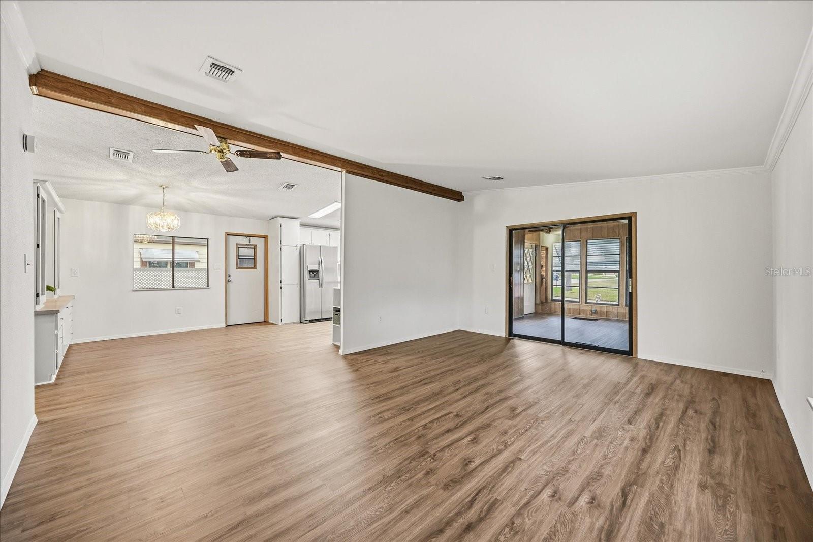 ZELLWOOD STATION - Residential