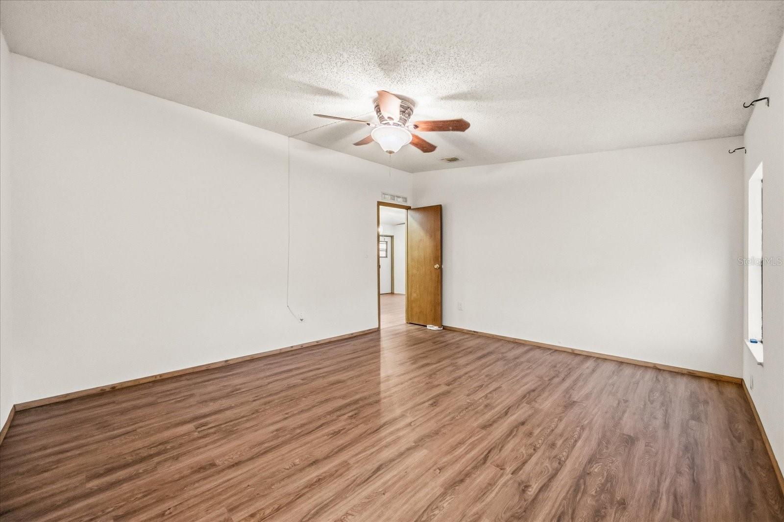 ZELLWOOD STATION - Residential