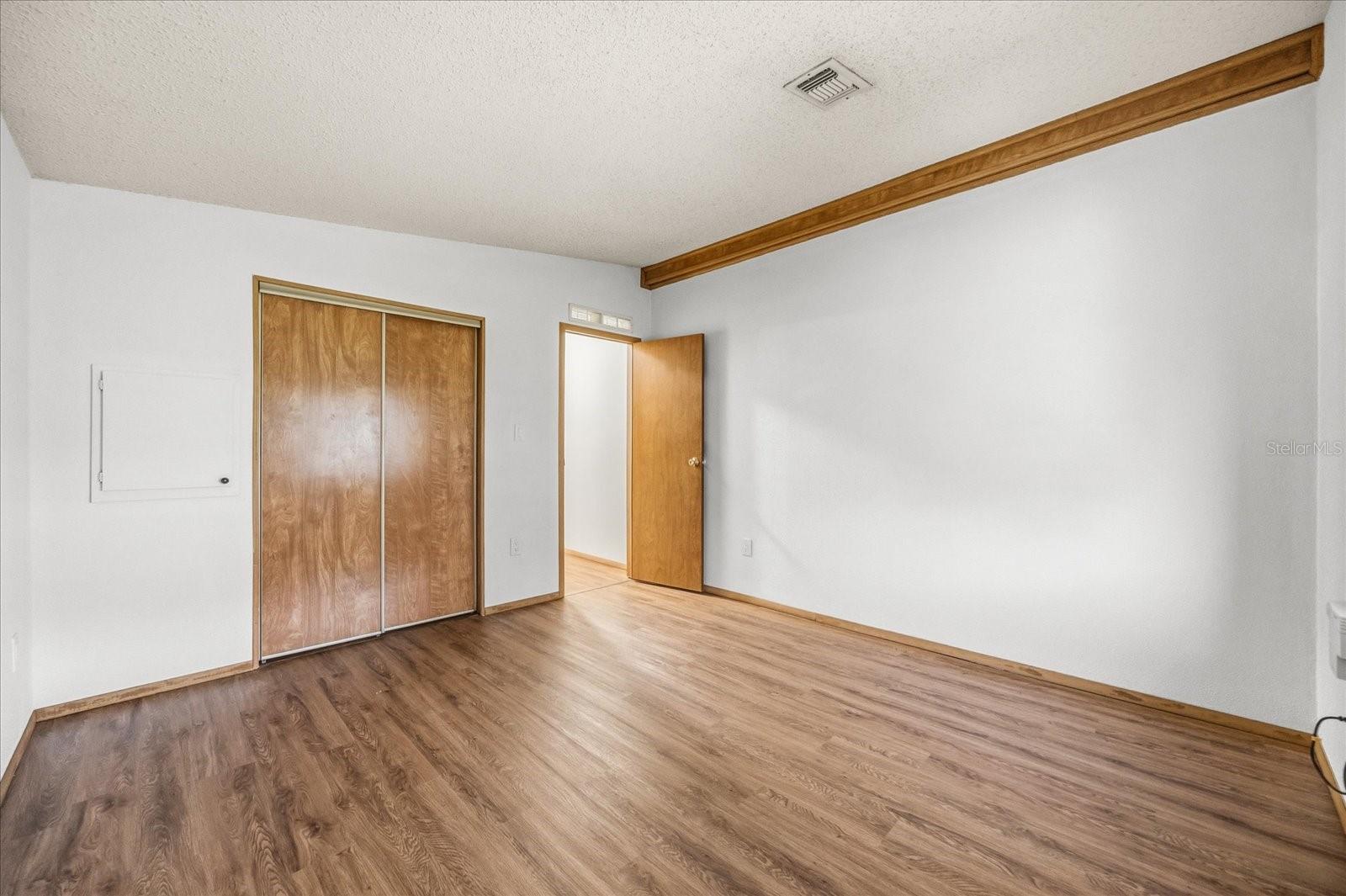 ZELLWOOD STATION - Residential