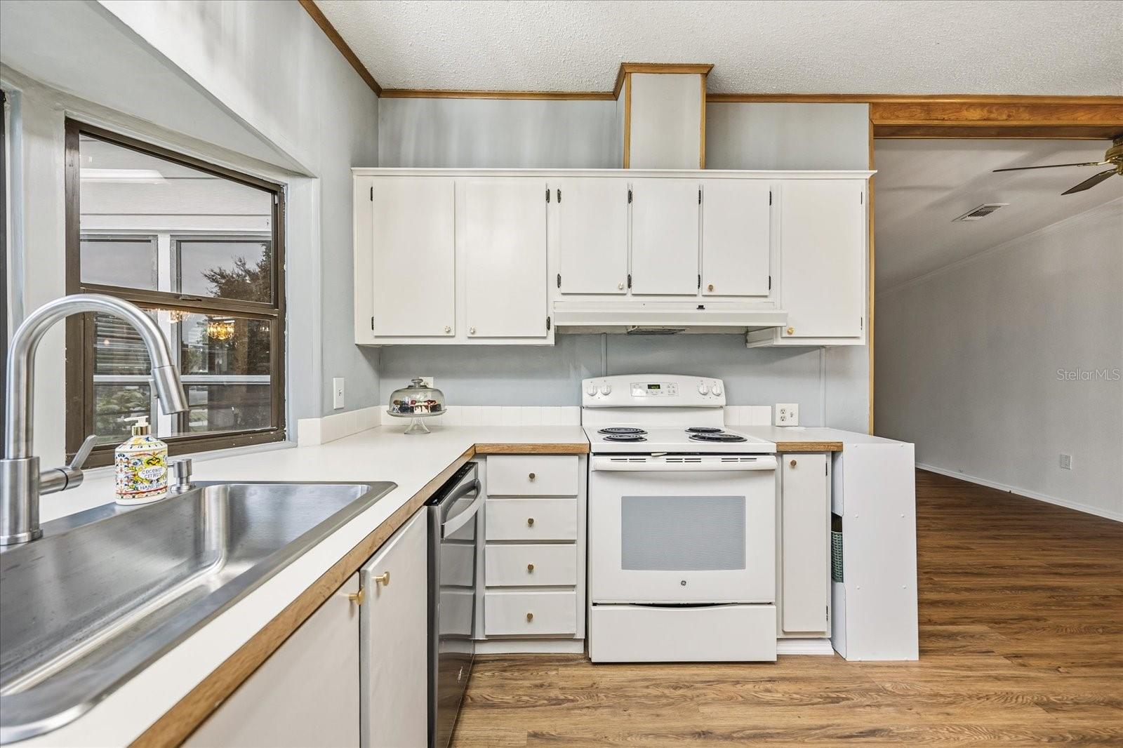 ZELLWOOD STATION - Residential