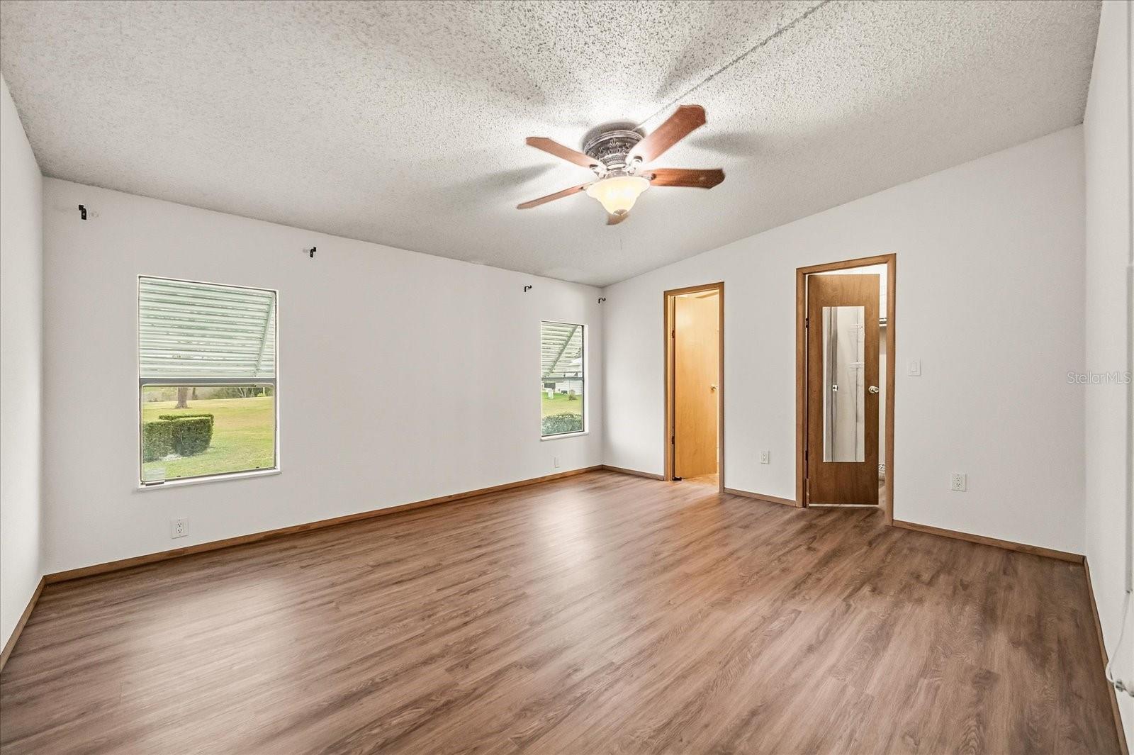 ZELLWOOD STATION - Residential