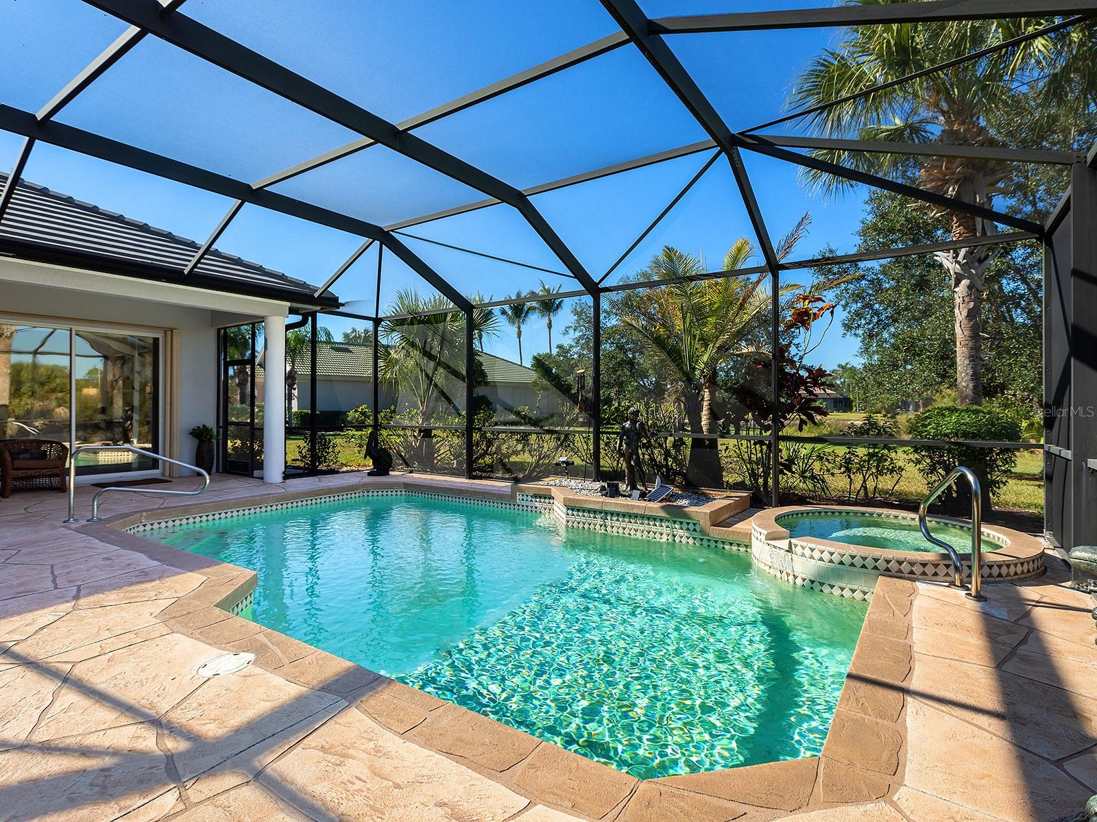 RIVERWOOD - Residential