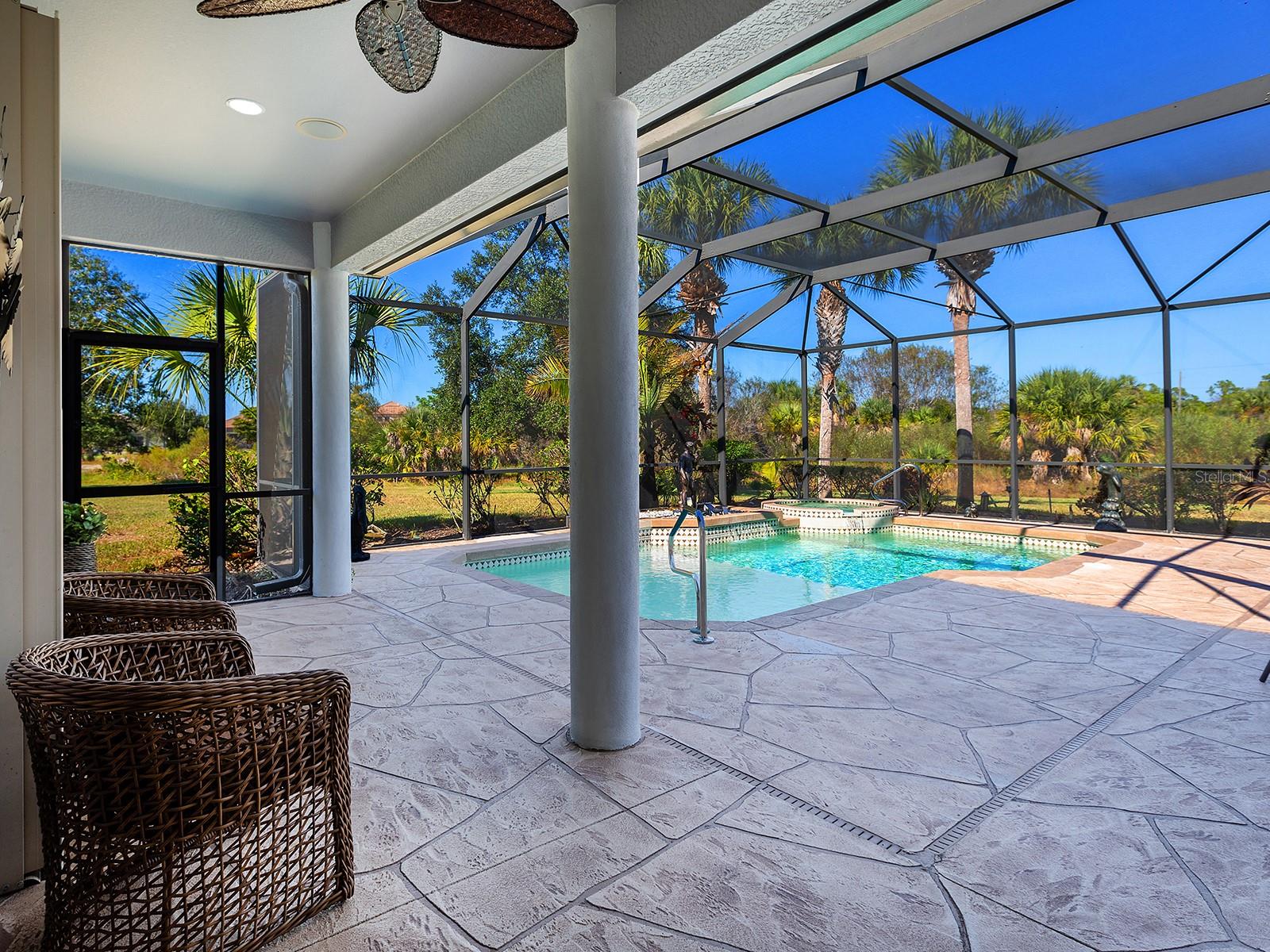 RIVERWOOD - Residential