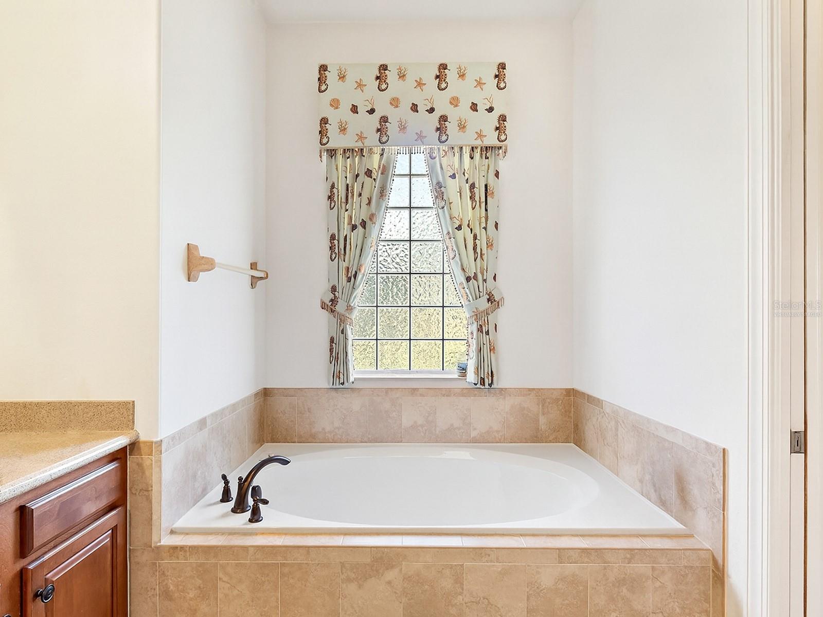 RIVERWOOD - Residential