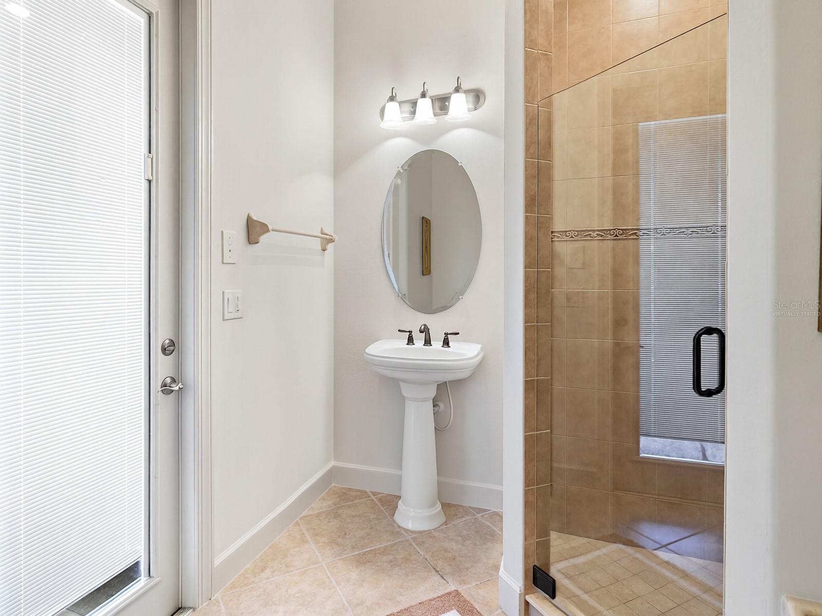 RIVERWOOD - Residential