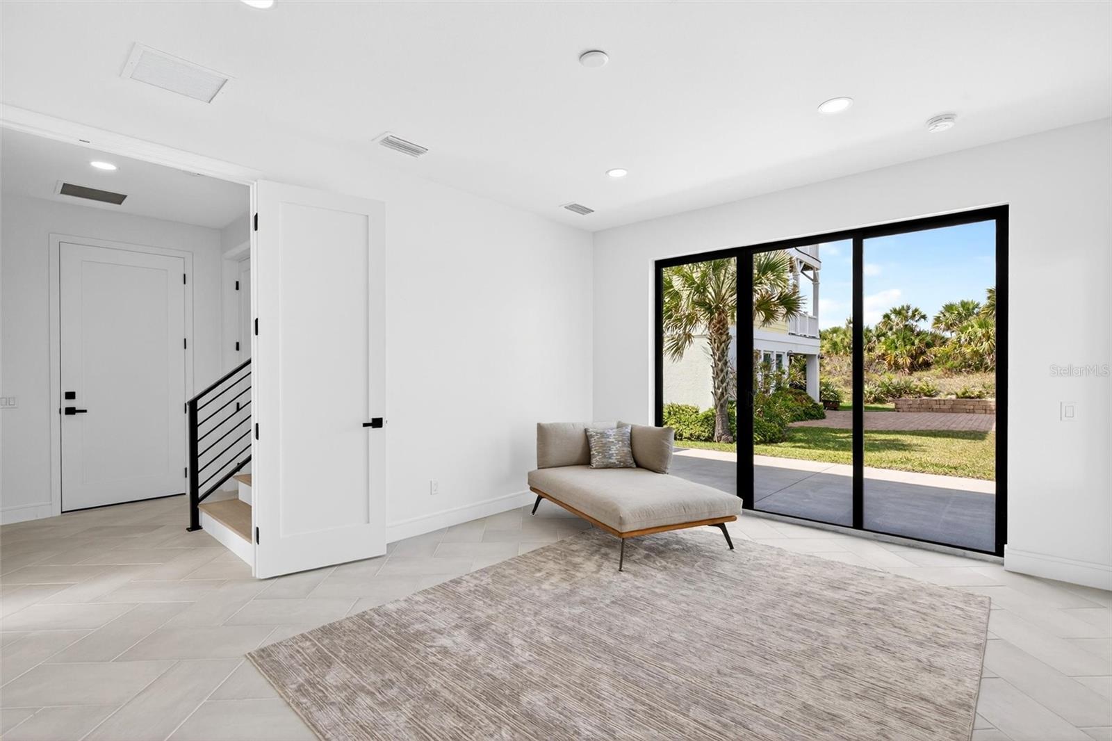 2946 N OCEAN SHORE BOULEVARD