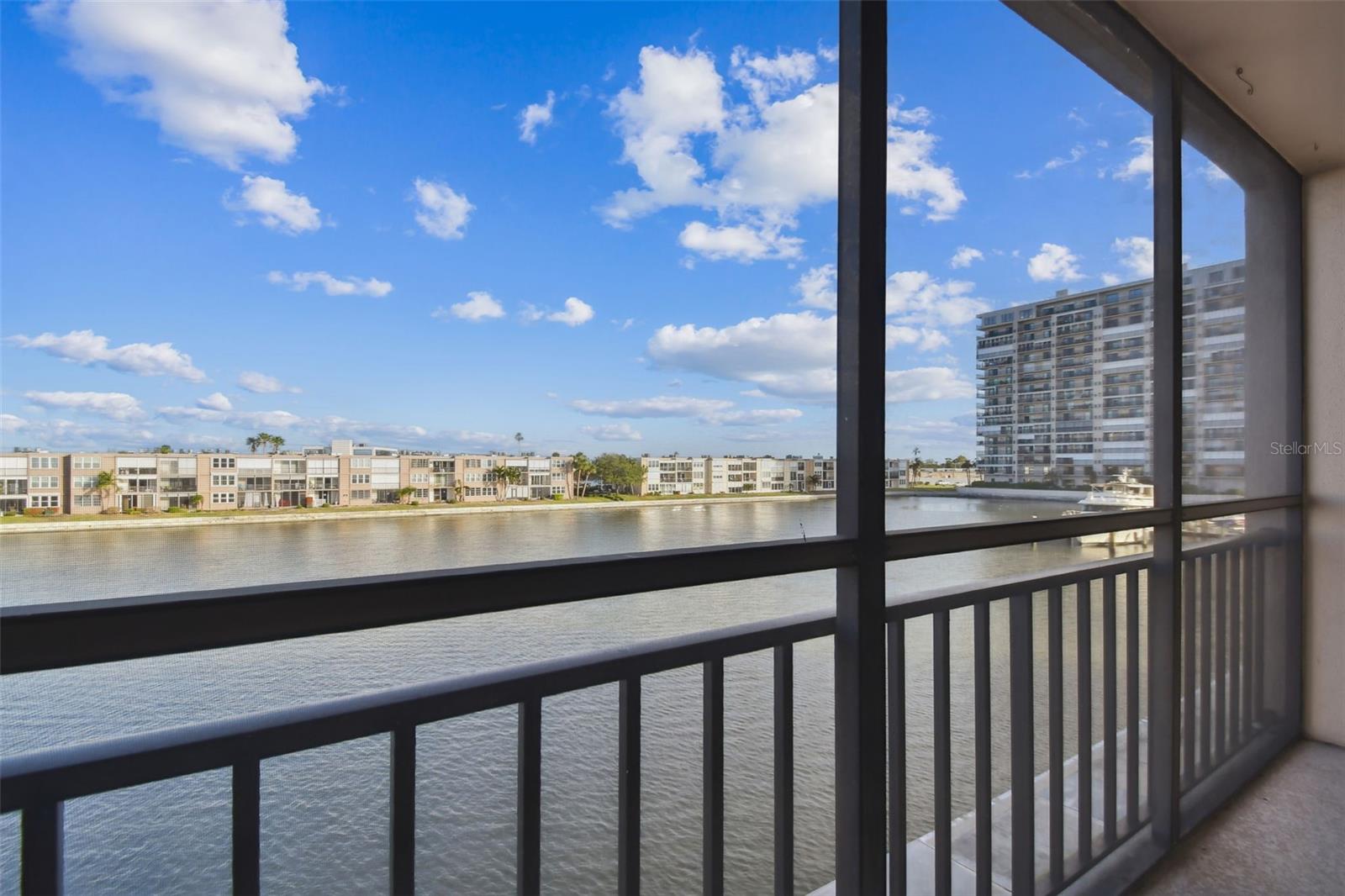7625 SUN ISLAND DRIVE S 305