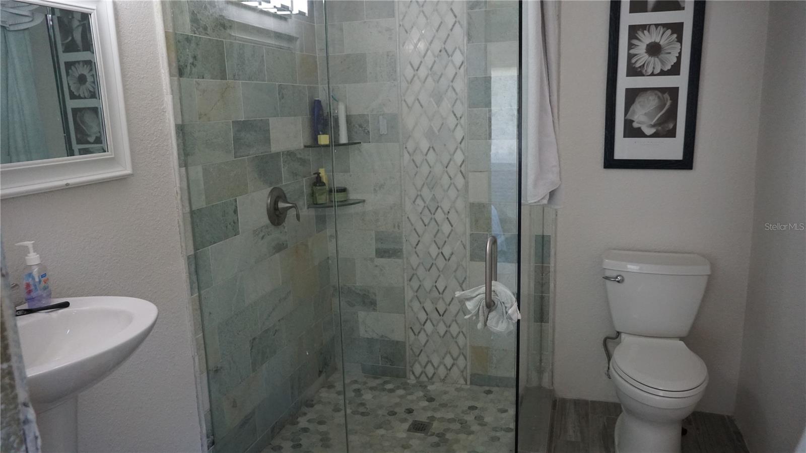 RIVERS EDGE MOBILE HOME - Residential