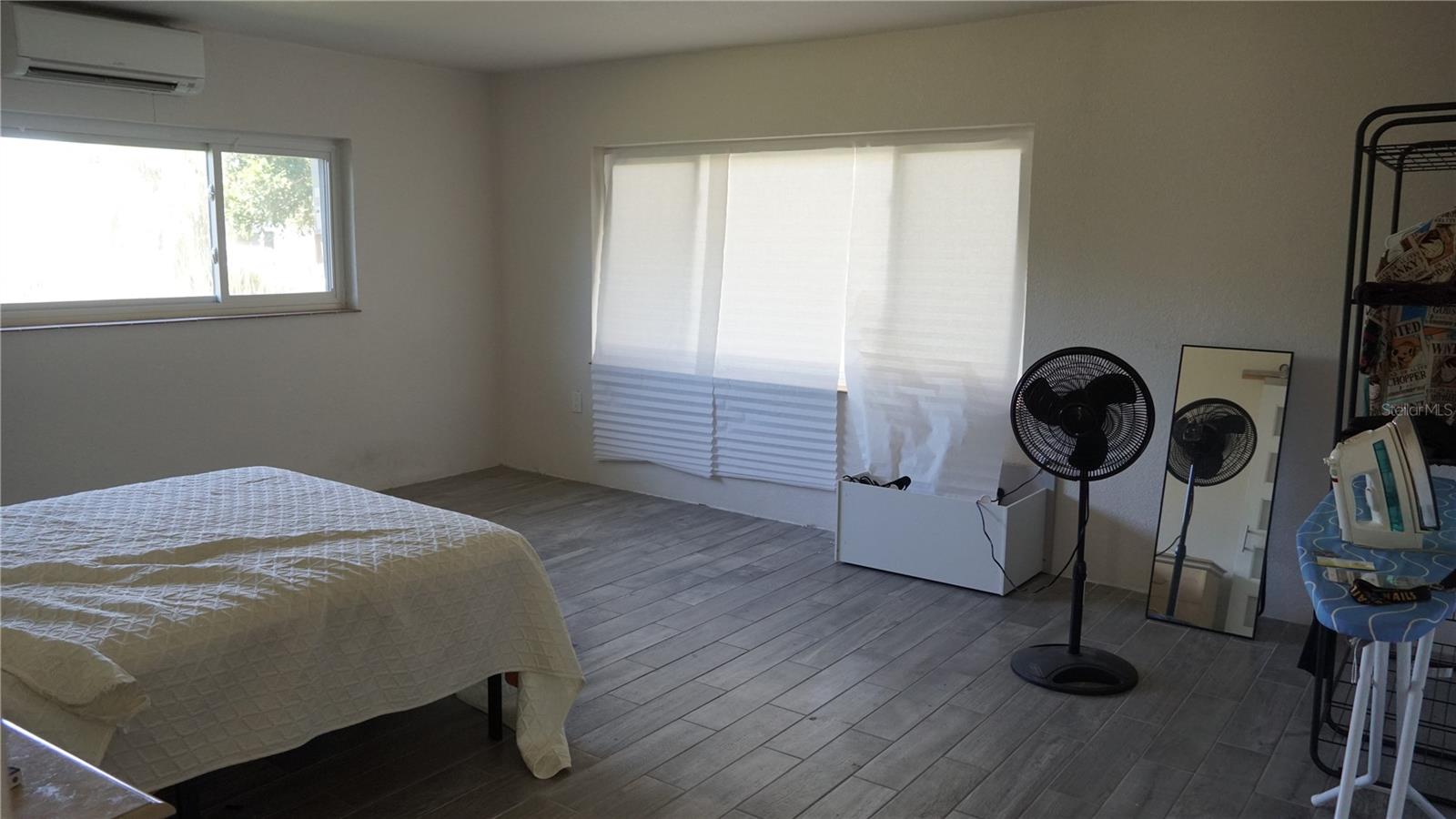 RIVERS EDGE MOBILE HOME - Residential