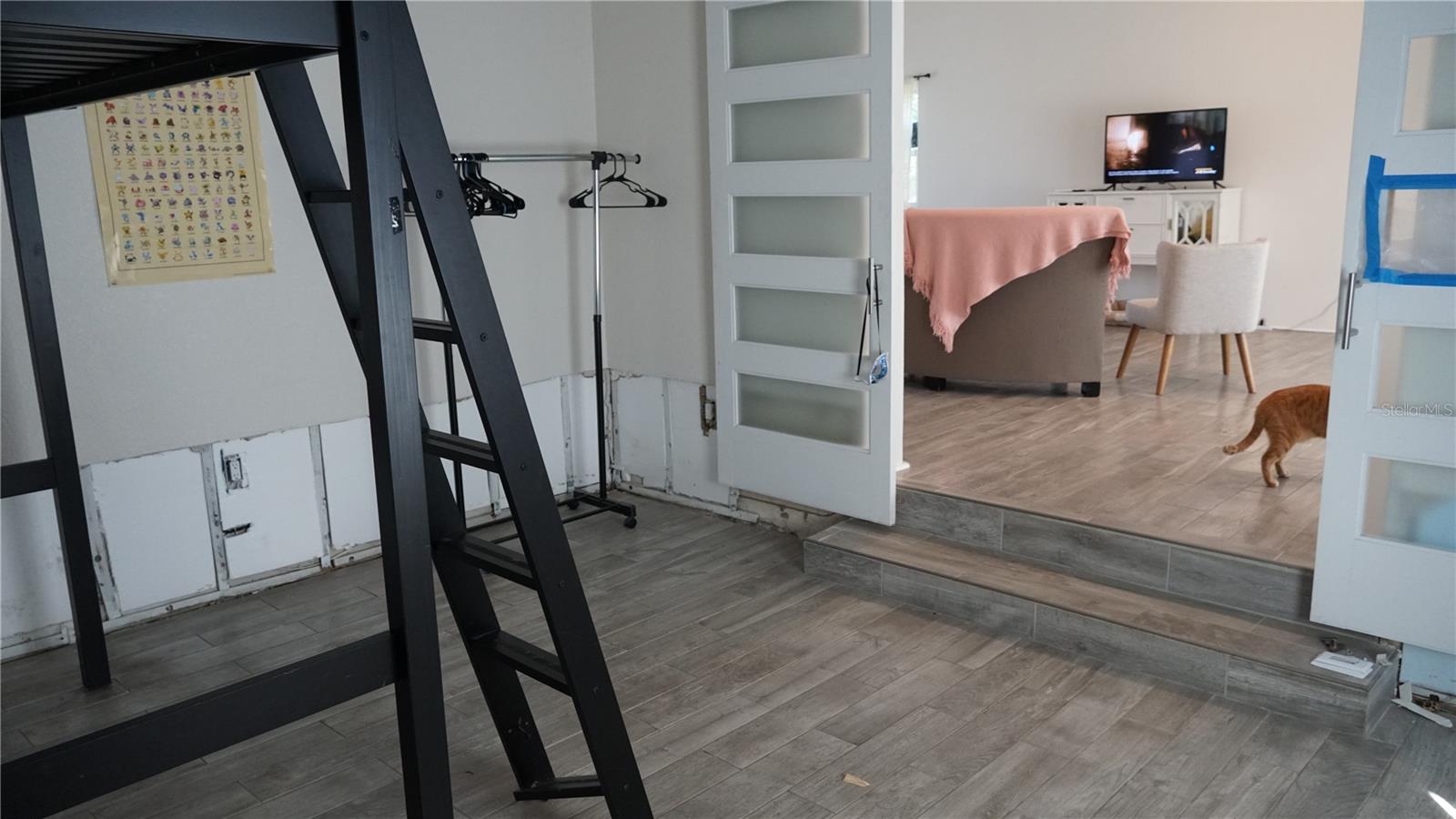 RIVERS EDGE MOBILE HOME - Residential